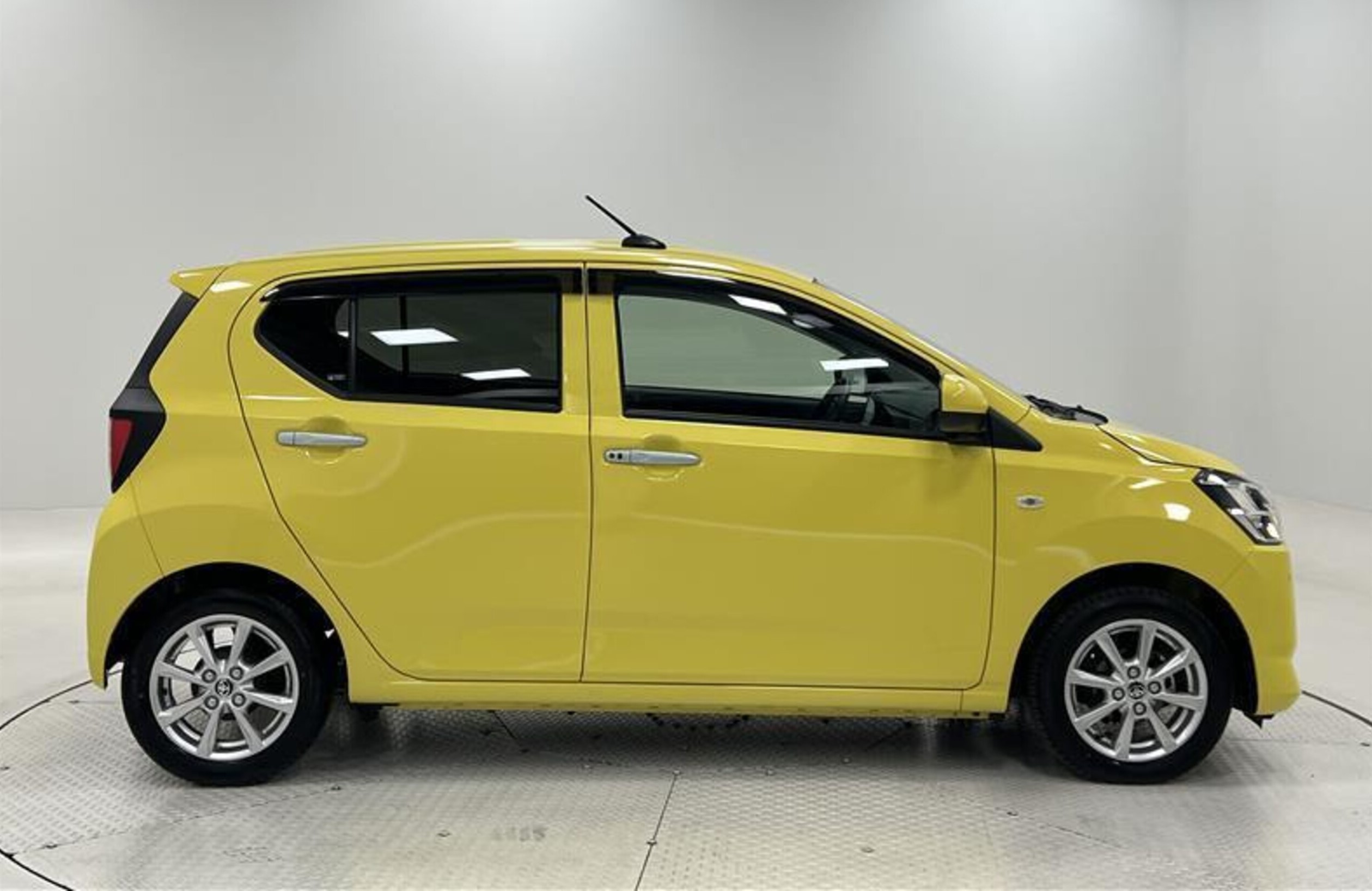 Car Image 4