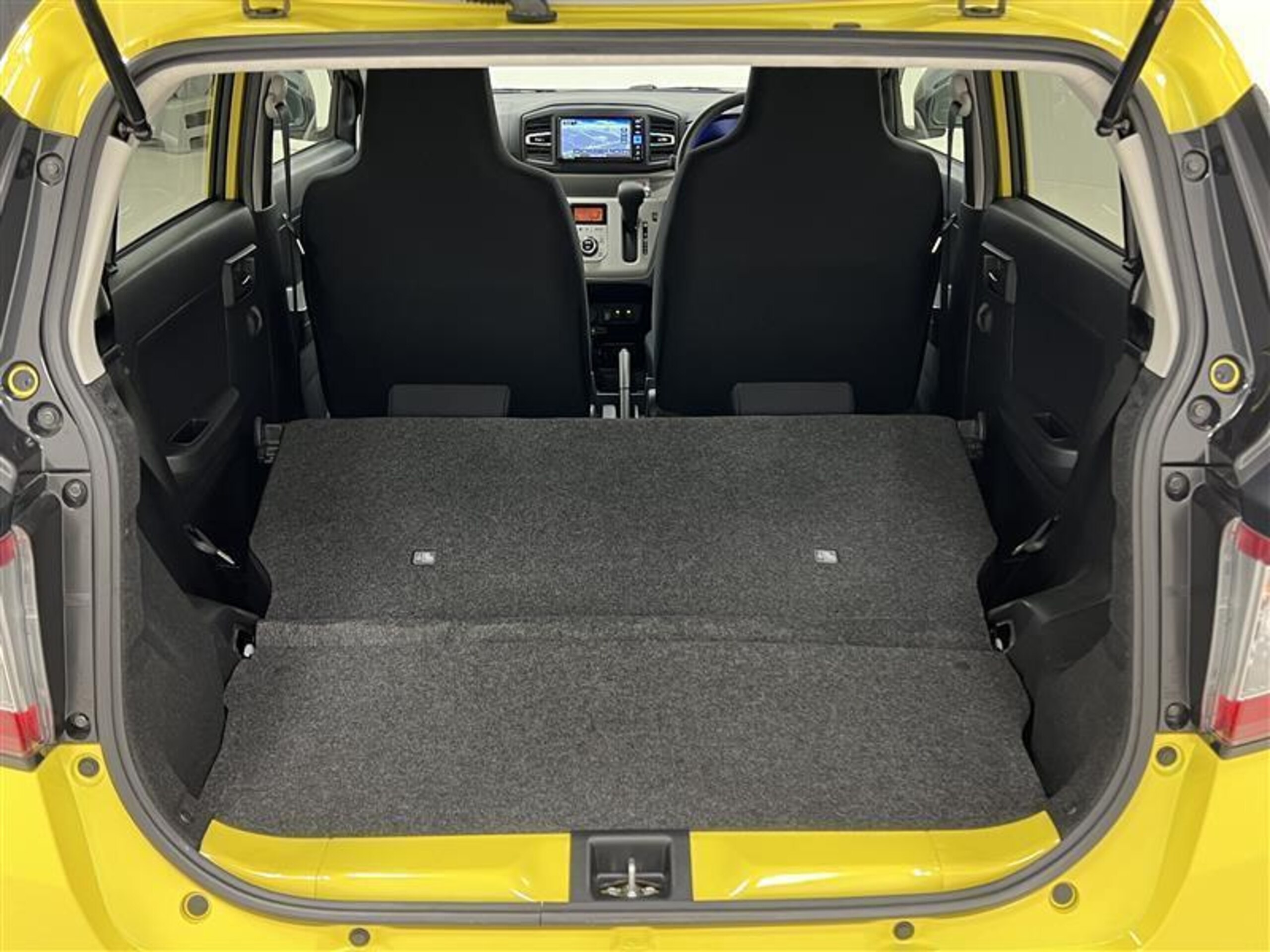 Car Image 9